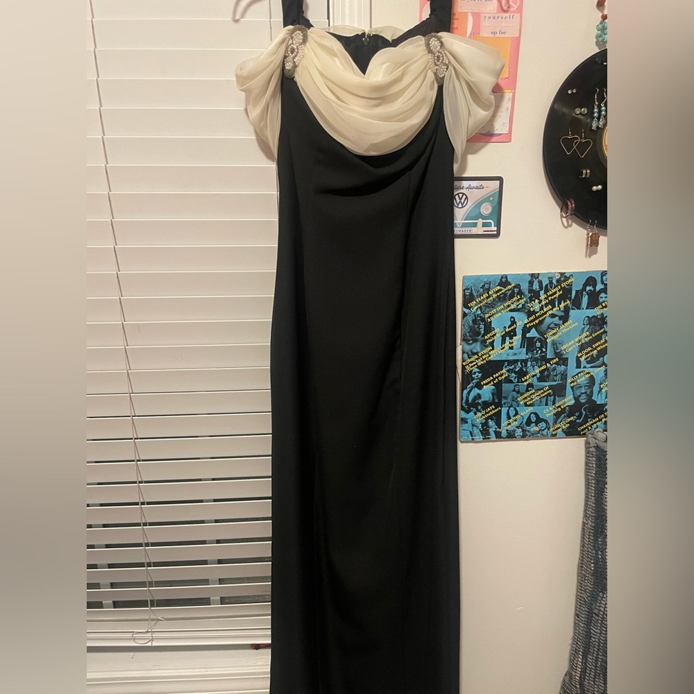 Black elegant dress!